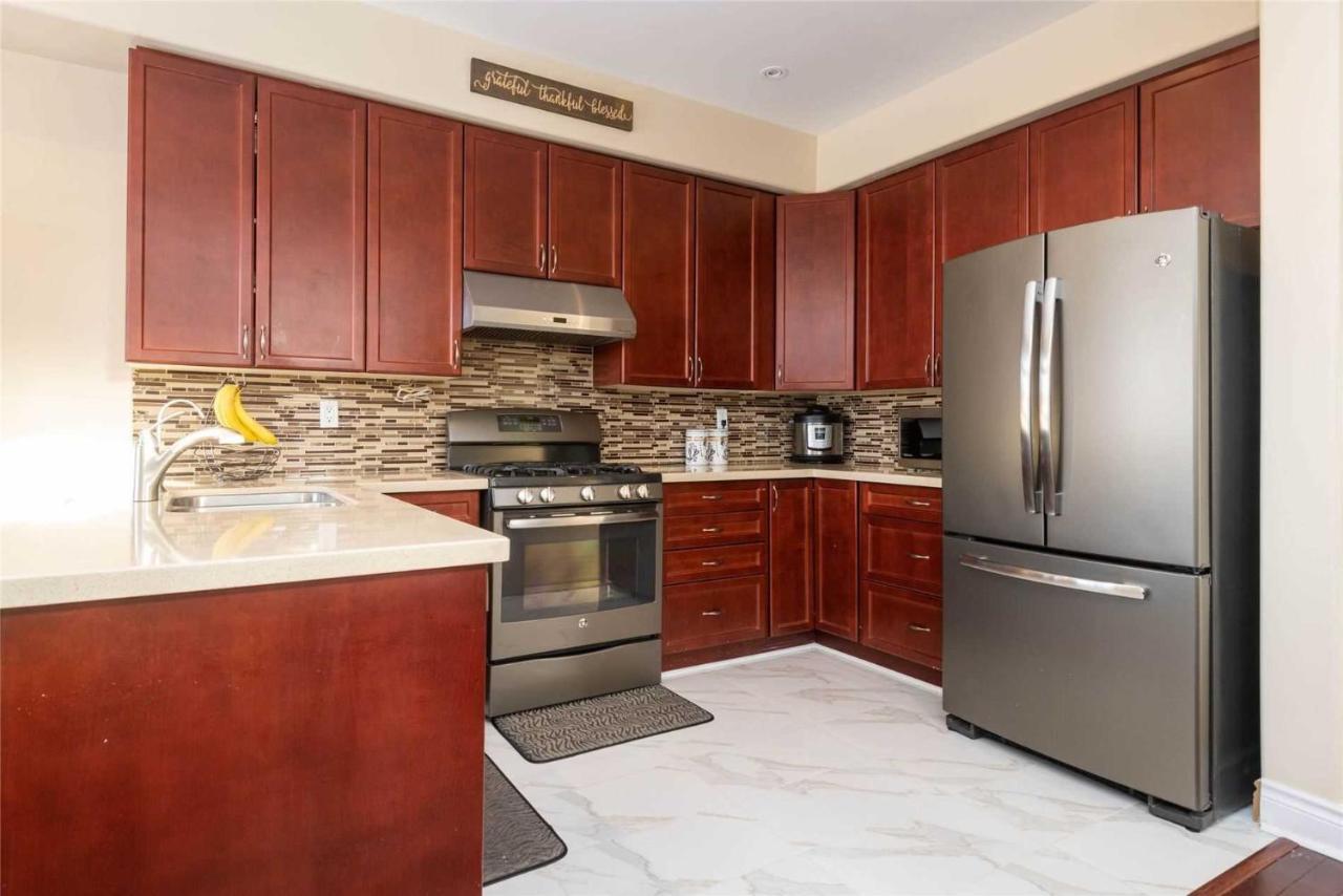 Jazzy Home Stay Mississauga Exteriör bild
